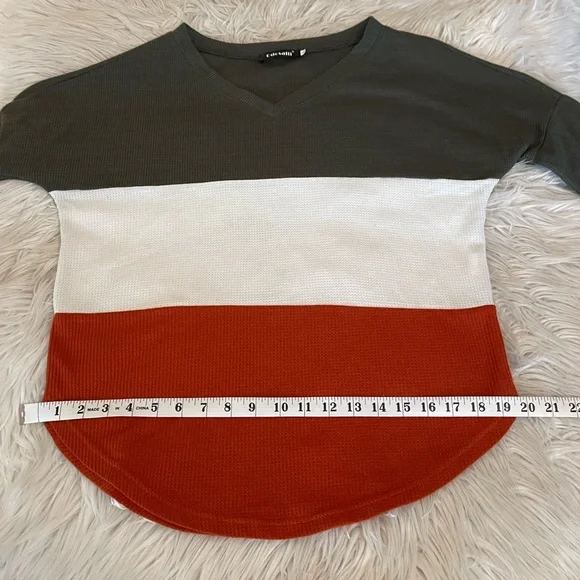 Colorblock Top | Boutique Brand - Picture 8 of 11